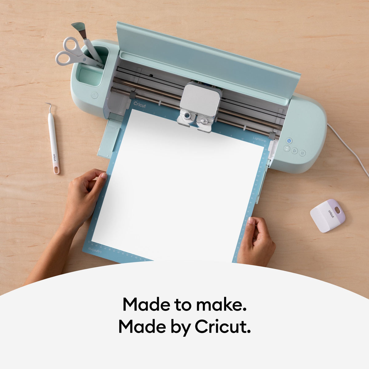 Cricut UV-Activated, Color-Changing Iron-On, White - Blue, 12" x 19", Roll — product image 4