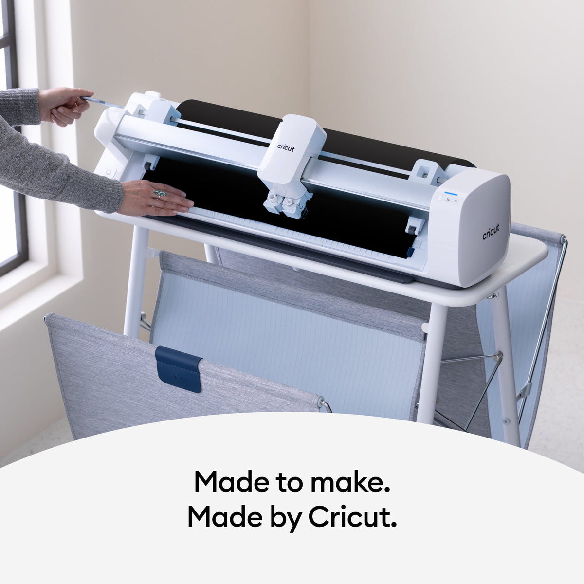 Cricut Venture Smart Iron-On Vinyl (25 in x 12 ft), 25" x 144" — product image 3