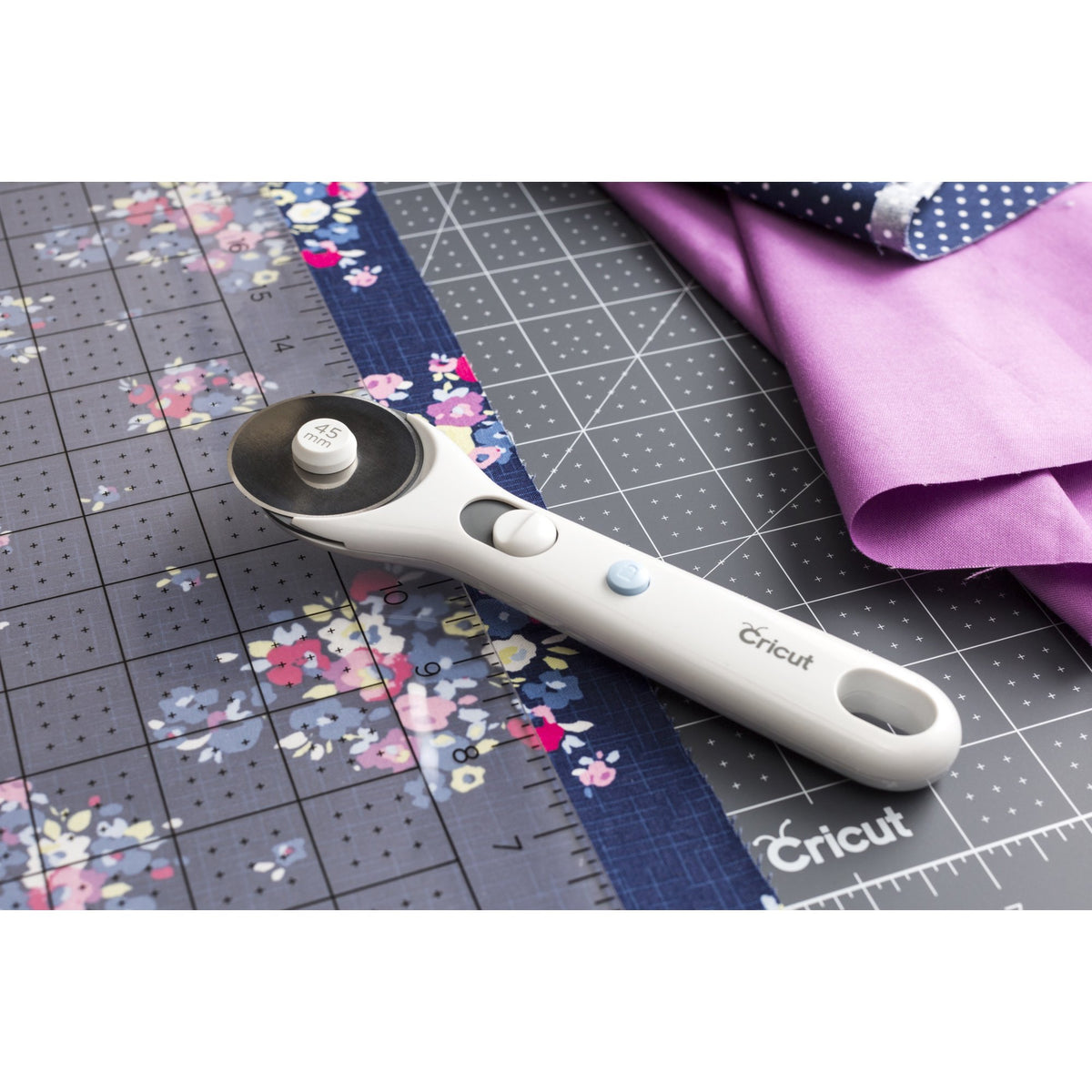Cricut® Rotary Cutter, 45 mm — product image 2