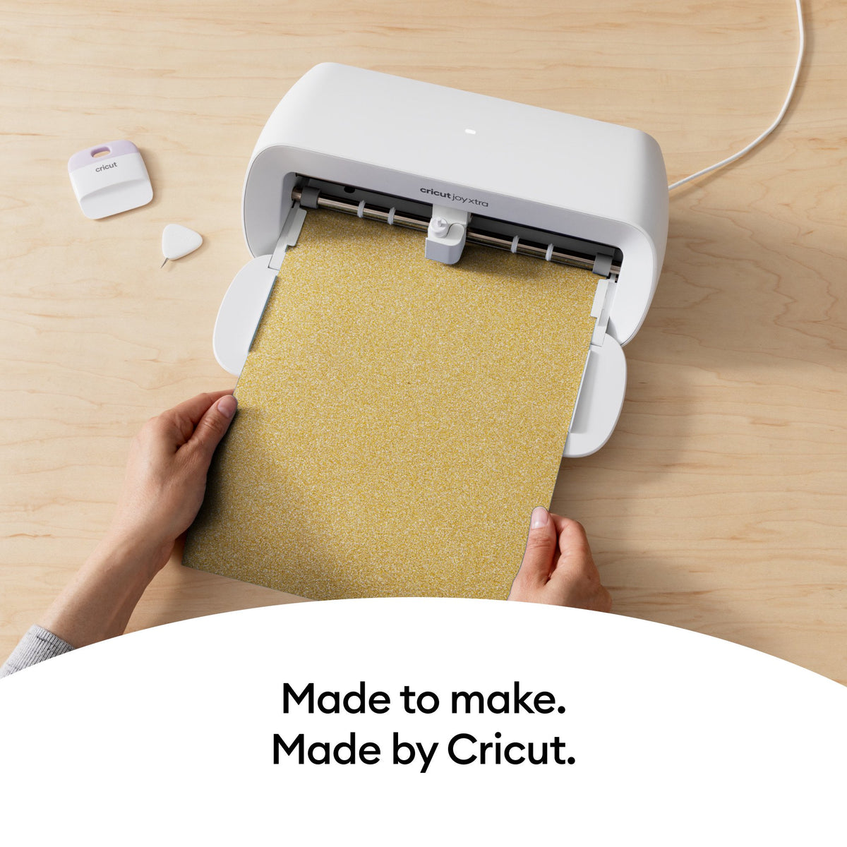 Cricut Joy Xtra Smart Iron-On Vinyl Prismatic Glitter (19 in), 9.5" x 19" — product image 4