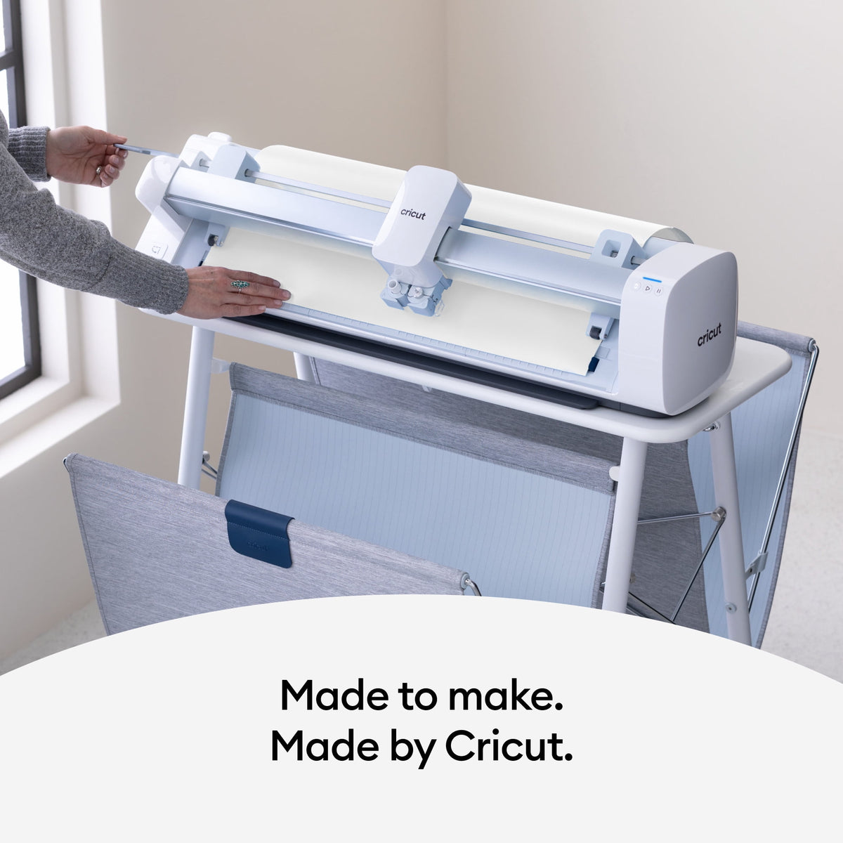 Cricut Venture Smart Iron-On Vinyl (25 in x 12 ft), 25" x 144" — product image 4