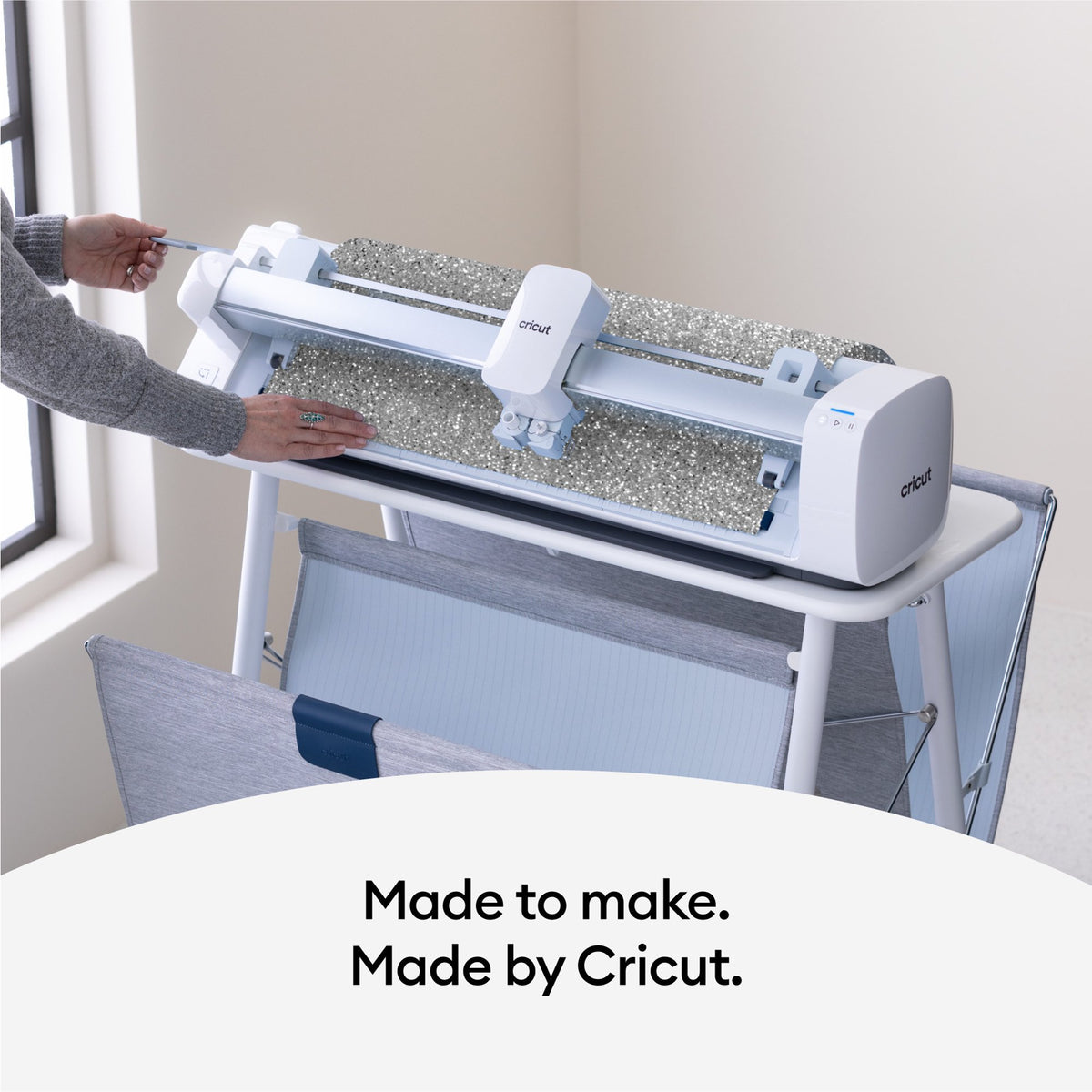 Cricut Venture Smart Iron-On Vinyl Glitter (25 in x 5 ft), 25" x 60" — product image 4