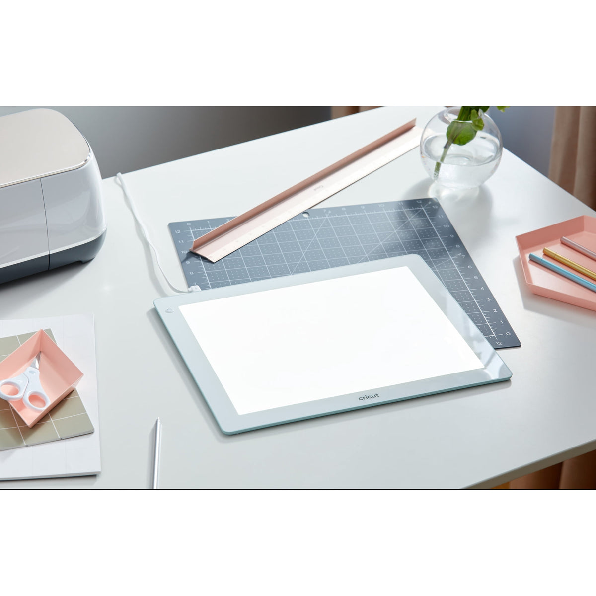 Cricut BrightPad Light Tablet with Adjustable Brightness 29.2 x 22.8 cm Lit Area — product image 4