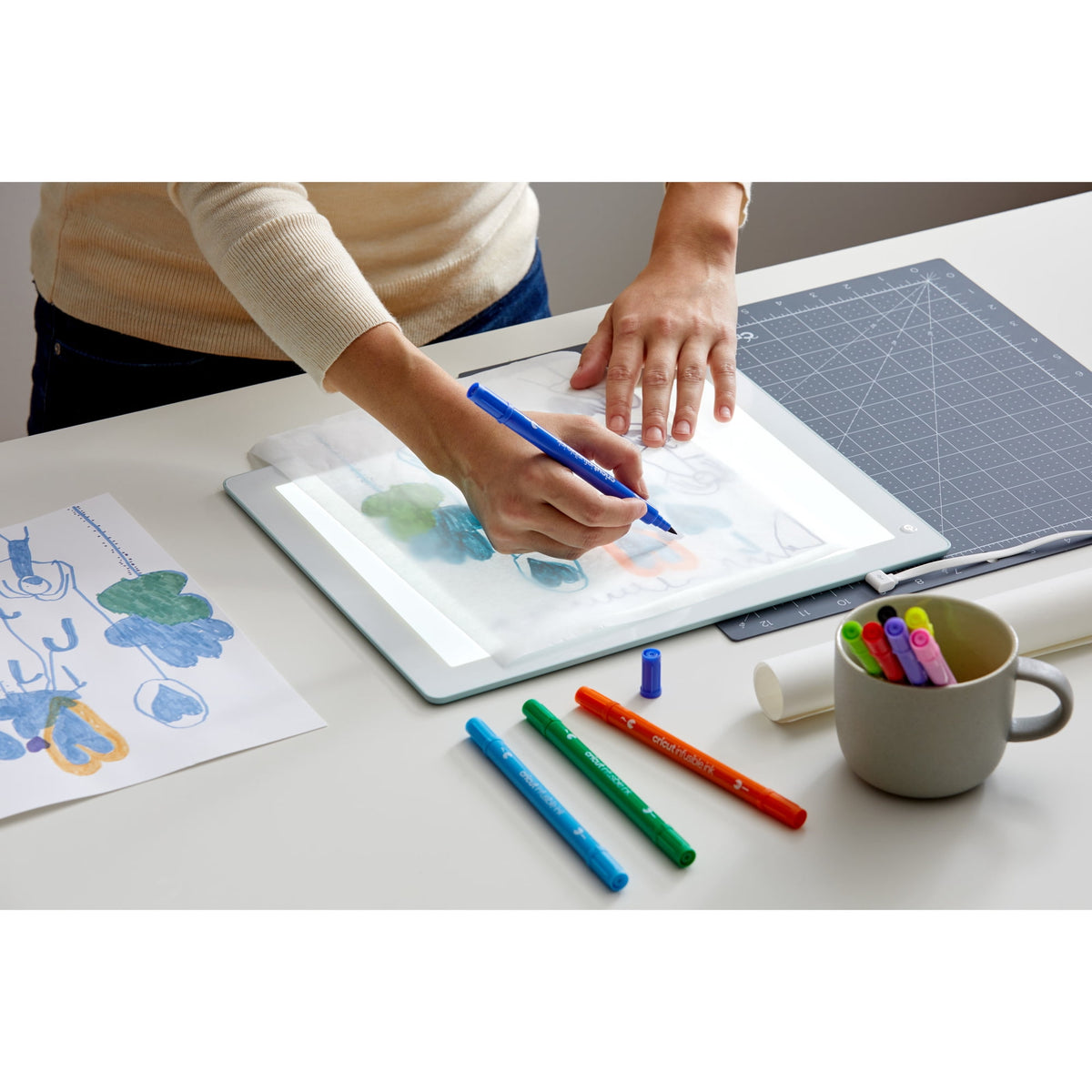 Cricut BrightPad Light Tablet with Adjustable Brightness 29.2 x 22.8 cm Lit Area — product image 5