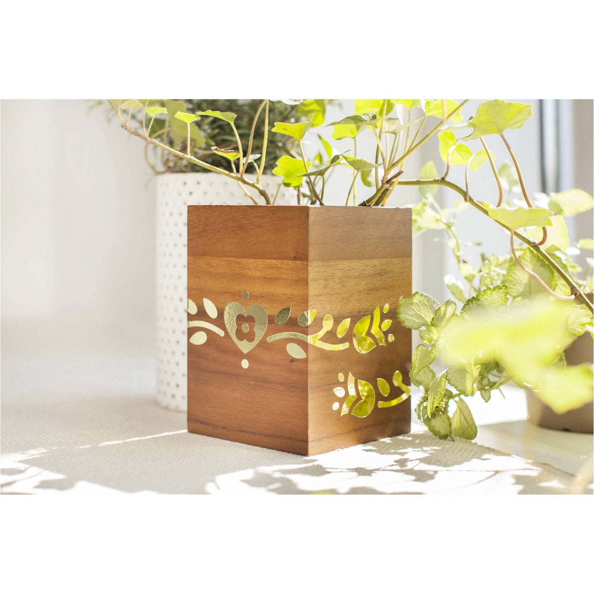 Cricut® Premium Vinyl™ Metallic – Removable, Gold, 12" x 48" — product image 6