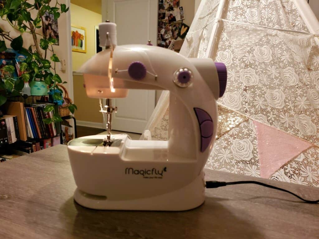 Magicfly Mini Sewing Machine 1024x768
